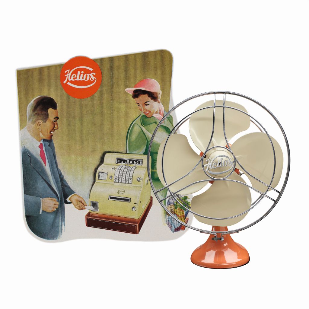 Helios Plakat Registrierkassen davor ein Ventilator